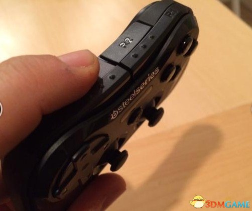 赛睿新发布iOS游戏手柄SteelSeries Stratus