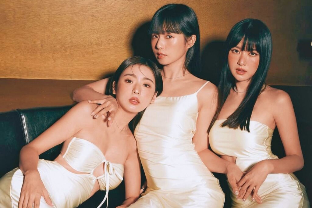家族照神隱有詭1／簡廷芮父親PO合照「女婿大洗牌」　三姊妹合體唯獨他消失